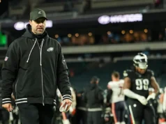 老鷹隊凱文·帕圖洛的房子在黑色星期五輸給熊隊後遭到慫恿和破壞
| mtgamer.com 老鷹隊凱文·帕圖洛的房子在黑色星期五輸給熊隊後遭到慫恿和破壞
| mtgamer.com