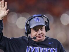 肯塔基州預計將解僱馬克·斯托普斯,因為該計劃準備從歷史勝利領先者手中繼續前進
| mtgamer.com 肯塔基州預計將解僱馬克·斯托普斯,因為該計劃準備從歷史勝利領先者手中繼續前進
| mtgamer.com