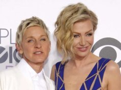 艾倫·德傑尼勒斯 (Ellen DeGeneres) 位於科茨沃爾德 (Cotswold) 的家在據稱計劃返回美國期間再次遭受洪水侵襲
| mtgamer.com 艾倫·德傑尼勒斯 (Ellen DeGeneres) 位於科茨沃爾德 (Cotswold) 的家在據稱計劃返回美國期間再次遭受洪水侵襲
| mtgamer.com