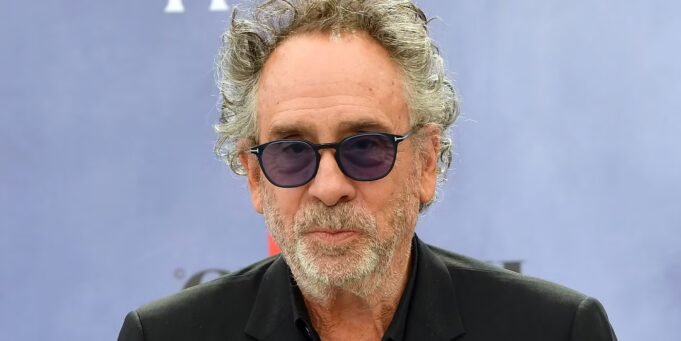 蒂姆·伯頓廣受好評的哥特式音樂劇將於下個月推出新的流媒體
| mtgamer.com