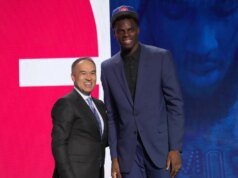 貝勒增加了前 NBA 選秀球員詹姆斯·納吉 (James Nnaji),據報導:中鋒在歐洲踢球後加入熊隊
| mtgamer.com 貝勒增加了前 NBA 選秀球員詹姆斯·納吉 (James Nnaji),據報導:中鋒在歐洲踢球後加入熊隊
| mtgamer.com