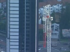 起重機在暴風雨中折斷後撞上了黃金海岸的大樓
| mtgamer.com 起重機在暴風雨中折斷後撞上了黃金海岸的大樓
| mtgamer.com