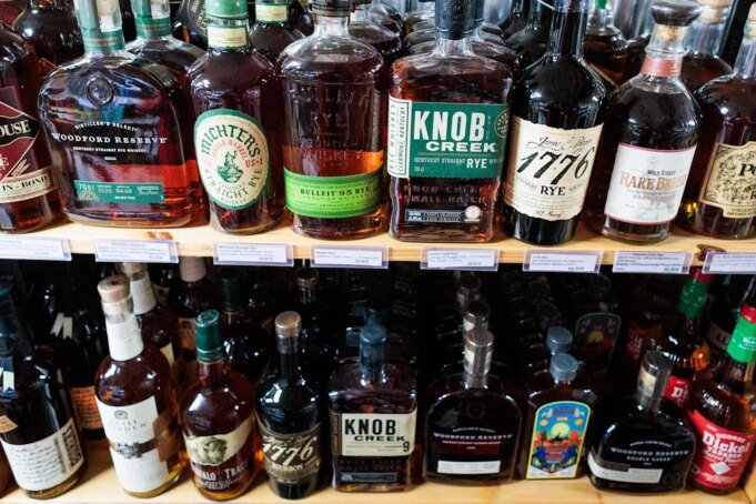 這款價格實惠的波本威士忌剛剛被評為“世界最佳”，而且是一份很棒的禮物
| mtgamer.com