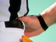 野馬隊指揮官裁判馬克·佩利斯因小腿受傷缺陣
| mtgamer.com 野馬隊指揮官裁判馬克·佩利斯因小腿受傷缺陣
| mtgamer.com