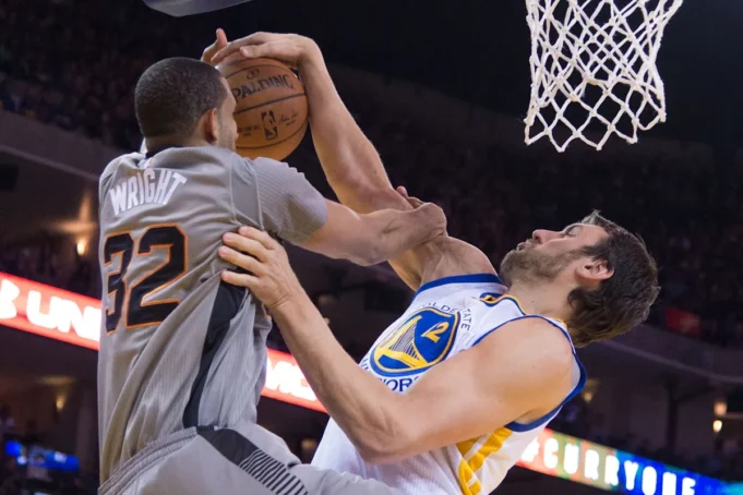 金州勇士隊球衣歷史 - 32 號 - 布蘭登·賴特 (2007-11)
| mtgamer.com