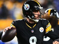 鋼人隊的亞倫羅傑斯在脫衣被擒殺後短暫退出與比爾隊的比賽,得分使四分衛流血
| mtgamer.com 鋼人隊的亞倫羅傑斯在脫衣被擒殺後短暫退出與比爾隊的比賽,得分使四分衛流血
| mtgamer.com