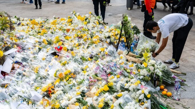 香港居民在致命公寓火災後尋求答案
| mtgamer.com