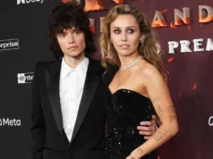 麥莉·賽勒斯 (Miley Cyrus) 打破沉默談 Maxx Morando 訂婚
| mtgamer.com 麥莉·賽勒斯 (Miley Cyrus) 打破沉默談 Maxx Morando 訂婚
| mtgamer.com