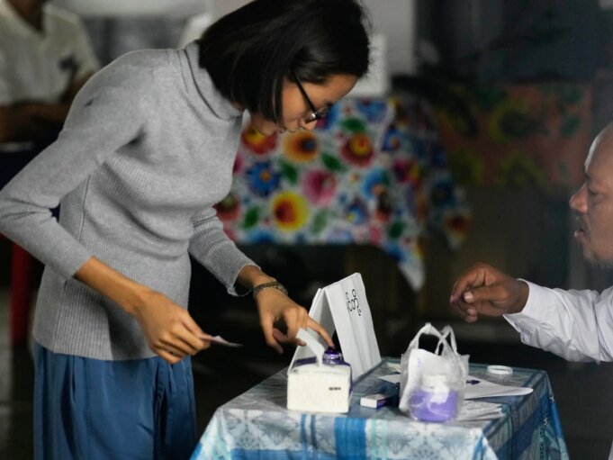 緬甸舉行最後一輪選舉 軍方支持的政黨有望獲勝
 | mtgamer.com