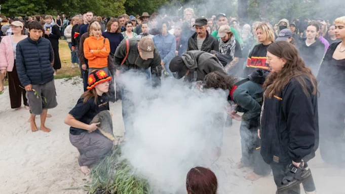 2026 年澳大利亞國慶日直播：墨爾本集會將於議會大廈、弗林德斯街站外舉行
 | mtgamer.com