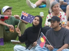 2026 年澳大利亞國慶日直播:悉尼大型抗議活動將繼續進行,警方將增加警力;入侵日集會向卡傑利戈湖槍擊事件受害者致敬
| mtgamer.com 2026 年澳大利亞國慶日直播:悉尼大型抗議活動將繼續進行,警方將增加警力;入侵日集會向卡傑利戈湖槍擊事件受害者致敬
| mtgamer.com