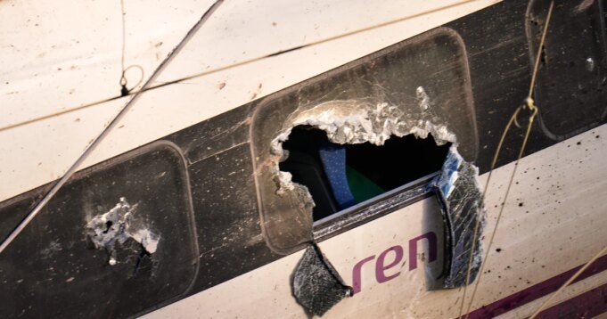 6歲女孩是西班牙火車失事遇難家庭唯一倖存者
 | mtgamer.com