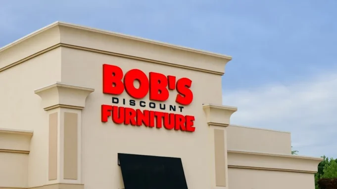 Bob's Discount Furniture 報告 IPO 申請中利潤增長
| mtgamer.com