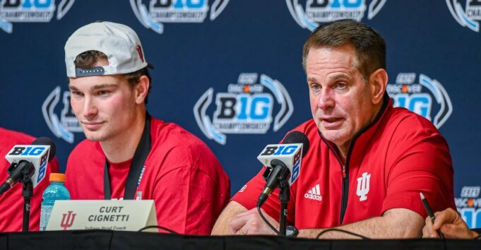 CFP 全國錦標賽：為什麼科特·西涅蒂和費爾南多·門多薩是大學橄欖球中最有趣的二人組之一
 | mtgamer.com