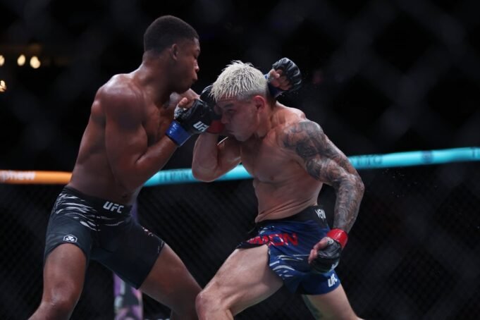 UFC選手卡梅倫·斯莫瑟曼在稱重後倒地
 | mtgamer.com