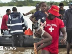 “一代人以來最嚴重的洪水”席捲莫桑比克,人們緊抓樹梢
| mtgamer.com “一代人以來最嚴重的洪水”席捲莫桑比克,人們緊抓樹梢
| mtgamer.com