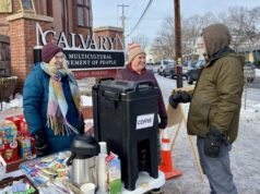 亞歷克斯·普雷蒂遇害地點附近,一座惠蒂爾教堂開門營業
| mtgamer.com 亞歷克斯·普雷蒂遇害地點附近,一座惠蒂爾教堂開門營業
| mtgamer.com