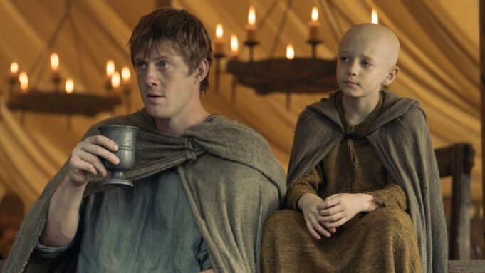 “什麼比放屁更有趣？” 《七國騎士》製片人談到了喬治·R·R·馬丁沒想到的“未經修飾”的笑話
 | mtgamer.com