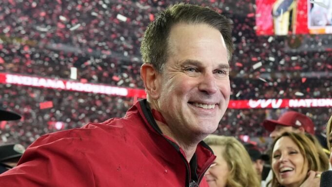 “你快樂嗎？”：西涅蒂的女兒在父親贏得全國冠軍後重溫2019年的熱門帖子
 | mtgamer.com