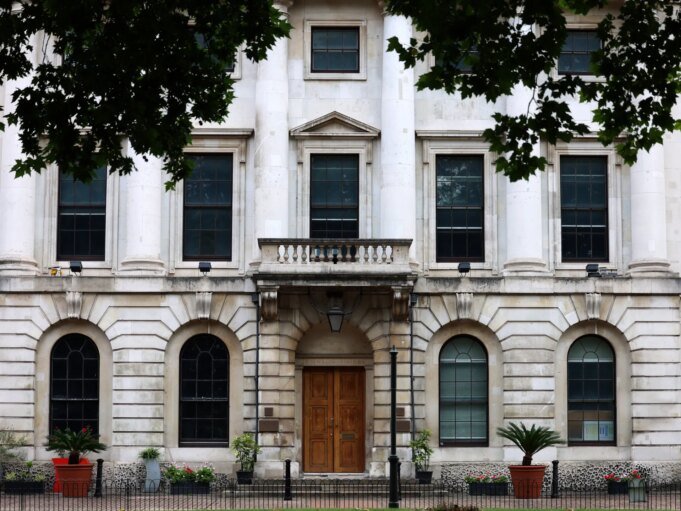 儘管擔心安全和抗議，英國還是批准了中國駐倫敦大使館
| mtgamer.com