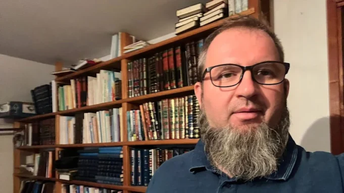 兩名男子因伊瑪目涉嫌在仇視伊斯蘭教的襲擊中受到襲擊和威脅而受到指控
| mtgamer.com