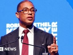 前 CNN 主持人 Don Lemon 因在明尼蘇達州教堂舉行反 ICE 抗議活動而被指控
| mtgamer.com 前 CNN 主持人 Don Lemon 因在明尼蘇達州教堂舉行反 ICE 抗議活動而被指控
| mtgamer.com