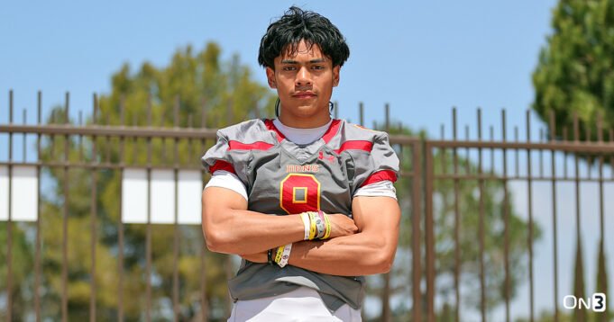 南加州大學教練拜訪五星級安全榮譽法阿拉夫·約翰遜
 | mtgamer.com