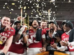 印第安納州球迷勇敢地慶祝 CFP 冠軍
| mtgamer.com 印第安納州球迷勇敢地慶祝 CFP 冠軍
| mtgamer.com