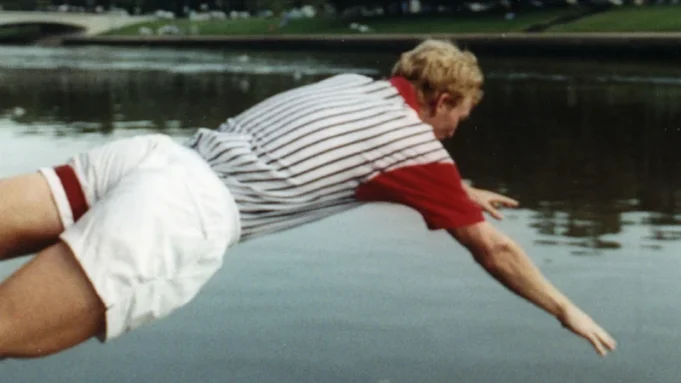 吉姆·考里爾（Jim Courier）在雅拉河中跳躍獲得了評論職位，但他不會再這樣做了
| mtgamer.com