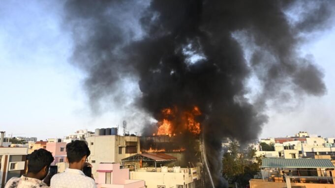 哥印拜陀汽車零配件店被毀
 | mtgamer.com