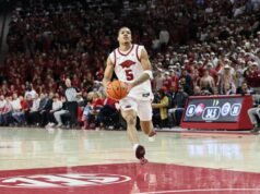 小達里厄斯·阿卡夫 (Darius Acuff Jr.) 接任,為排名第 20 的阿肯色州隊戰勝路易斯安那州立大學 (LSU) 提供動力
| mtgamer.com 小達里厄斯·阿卡夫 (Darius Acuff Jr.) 接任,為排名第 20 的阿肯色州隊戰勝路易斯安那州立大學 (LSU) 提供動力
| mtgamer.com