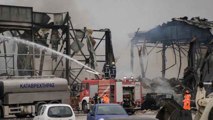 希臘餅乾廠爆炸造成至少四人死亡
 | mtgamer.com