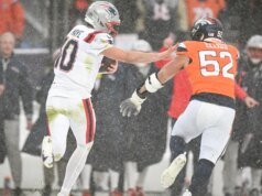 德雷克·梅耶在比賽中發揮失常,擊敗野馬隊,讓愛國者隊進入超級碗
| mtgamer.com 德雷克·梅耶在比賽中發揮失常,擊敗野馬隊,讓愛國者隊進入超級碗
| mtgamer.com