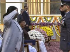 德魯帕迪·穆爾穆總統將阿育王脈輪授予太空英雄舒班舒·舒克拉
| mtgamer.com 德魯帕迪·穆爾穆總統將阿育王脈輪授予太空英雄舒班舒·舒克拉
| mtgamer.com