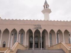 悉尼清真寺收到令人不安的信件後社區處於高度戒備狀態
| mtgamer.com 悉尼清真寺收到令人不安的信件後社區處於高度戒備狀態
| mtgamer.com