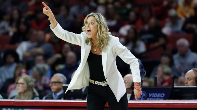 “我們回來了”：第16名Sooners擊暈鬥雞
 | mtgamer.com