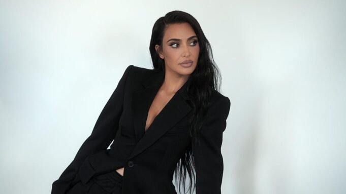 我從來沒有意識到金· 我從來沒有意識到金·卡戴珊 (Kim Kardashian) 的頭髮到底有多短……直到她把茶灑給了科勒 (Khloé)
| mtgamer.com