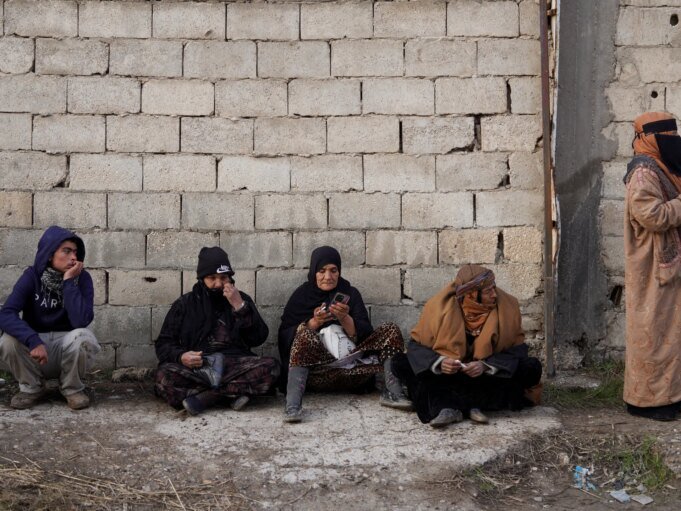 敘利亞人以謹慎的樂觀態度迎接軍隊與自衛隊延長停火
 | mtgamer.com