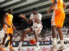 查爾斯·貝迪亞科獲准上場:阿拉巴馬州球星在參加 NBA 選秀後重返大學籃球
| mtgamer.com 查爾斯·貝迪亞科獲准上場:阿拉巴馬州球星在參加 NBA 選秀後重返大學籃球
| mtgamer.com