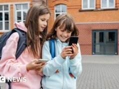 法國辯論馬克龍支持的 15 歲以下青少年社交媒體禁令
| mtgamer.com 法國辯論馬克龍支持的 15 歲以下青少年社交媒體禁令
| mtgamer.com