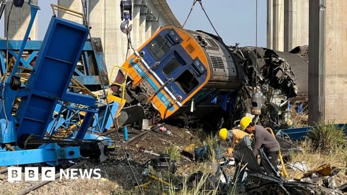 泰國火車起重機倒塌 至少32人死亡
| mtgamer.com