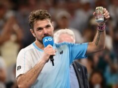 瓦林卡在澳大利亞送行中舉杯啤酒
| mtgamer.com 瓦林卡在澳大利亞送行中舉杯啤酒
| mtgamer.com