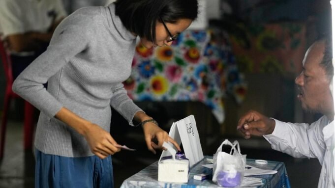 緬甸舉行最後一輪選舉，軍隊已確定繼續控制政府
 | mtgamer.com