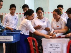 緬甸舉行有爭議的選舉最後階段,叛軍繼續戰鬥
| mtgamer.com 緬甸舉行有爭議的選舉最後階段,叛軍繼續戰鬥
| mtgamer.com