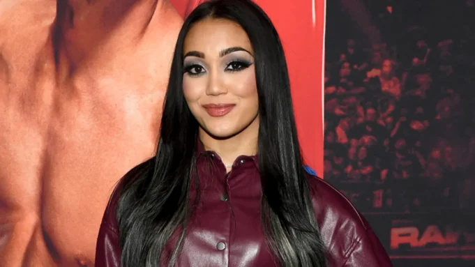 羅克珊·佩雷斯 (Roxanne Perez) 解釋為什麼芬·巴洛爾 (Finn Balor) 將她帶入 WWE 陣營
 | mtgamer.com