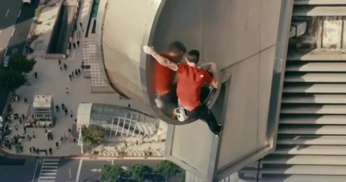 美國人亞歷克斯·霍諾 美國人亞歷克斯·霍諾德(Alex Honnold)在沒有防護裝備的情況下攀登台北101層摩天大樓
| mtgamer.com