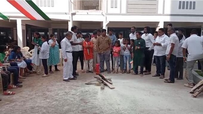 老阿爾瓦爾封閉社區的 老阿爾瓦爾封閉社區的居民通過模擬消防演習慶祝共和國日,以提高安全意識和準備情況
| mtgamer.com