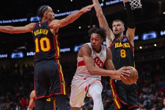 老鷹隊的克里斯塔普斯·波爾津吉斯和扎查里·里薩徹又缺席一周
 | mtgamer.com