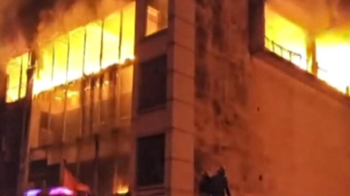 胡巴利購物中心發生火 胡巴利購物中心發生火災
| mtgamer.com