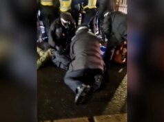 英國大規模逮捕支持絕食被拘留者的抗議活動
| mtgamer.com 英國大規模逮捕支持絕食被拘留者的抗議活動
| mtgamer.com